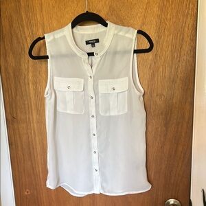 Premise White Sleeveless Button-Up Top S